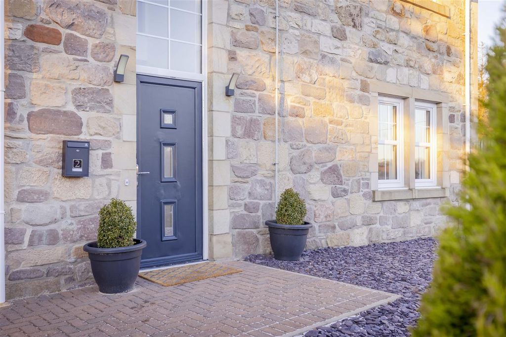 Property photo 3 of 24