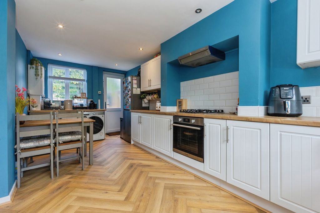 Property photo 2 of 24 Pbox-Img.Jpg