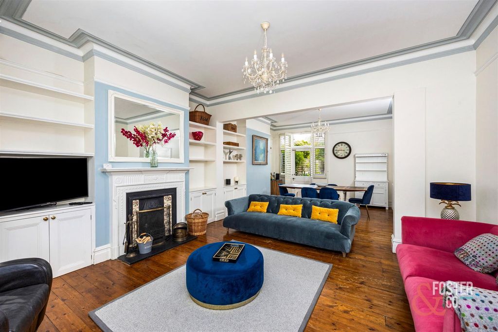 Property photo 3 of 37 Carlisle Road 37-018.Jpg