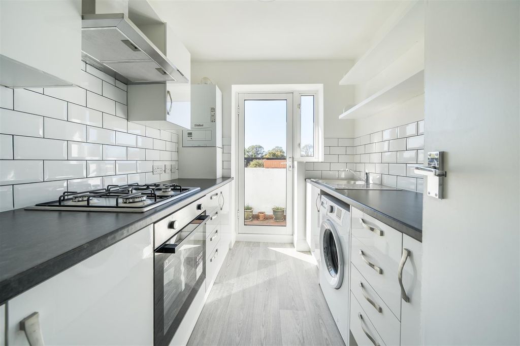 Property photo 2 of 11 12-1363383-13-68E3Aab0ccc6B-12 (6).Jpg