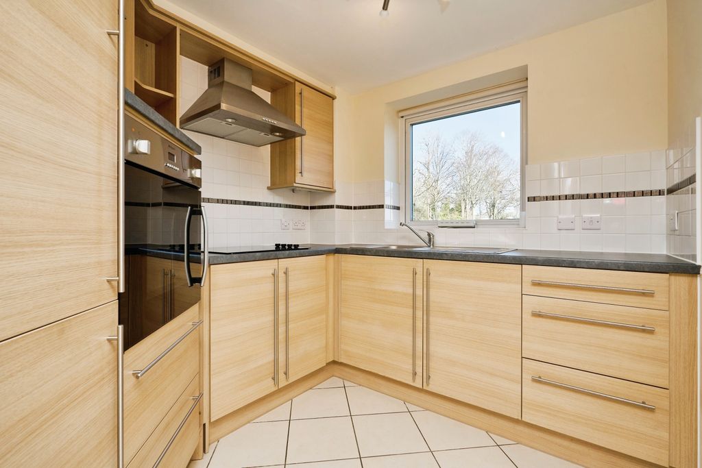 Property photo 2 of 12 Kitchen