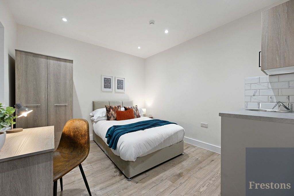 Property photo 1 of 5