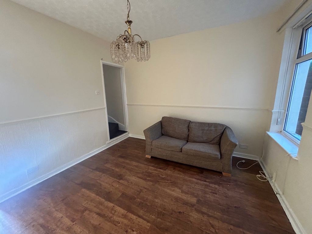 Property photo 3 of 11 Image