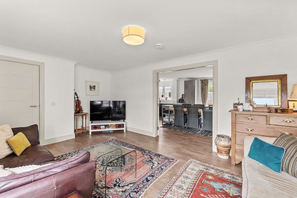 Property photo 3 of 24