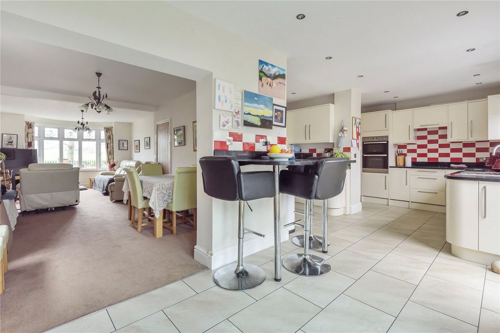 Property photo 2 of 20 Picture No. 12