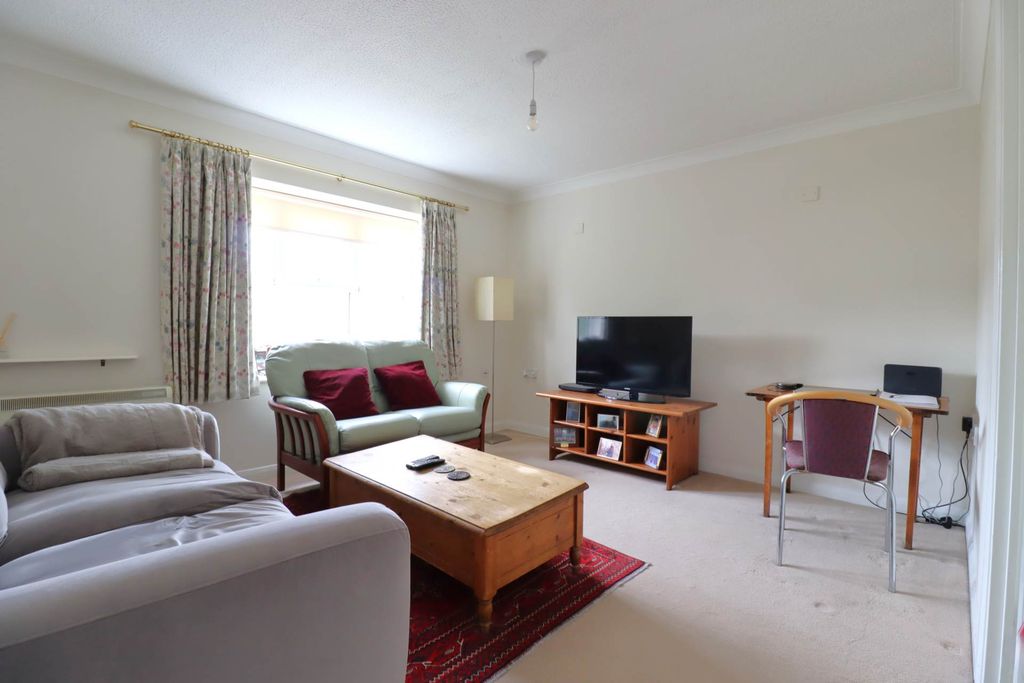 Property photo 2 of 10