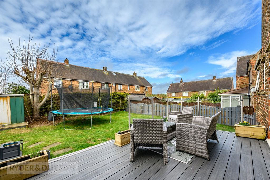 Property photo 2 of 24 Composite Deck