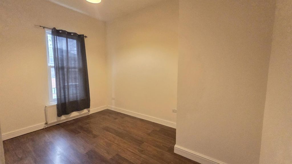 Property photo 2 of 9 42668.Jpg