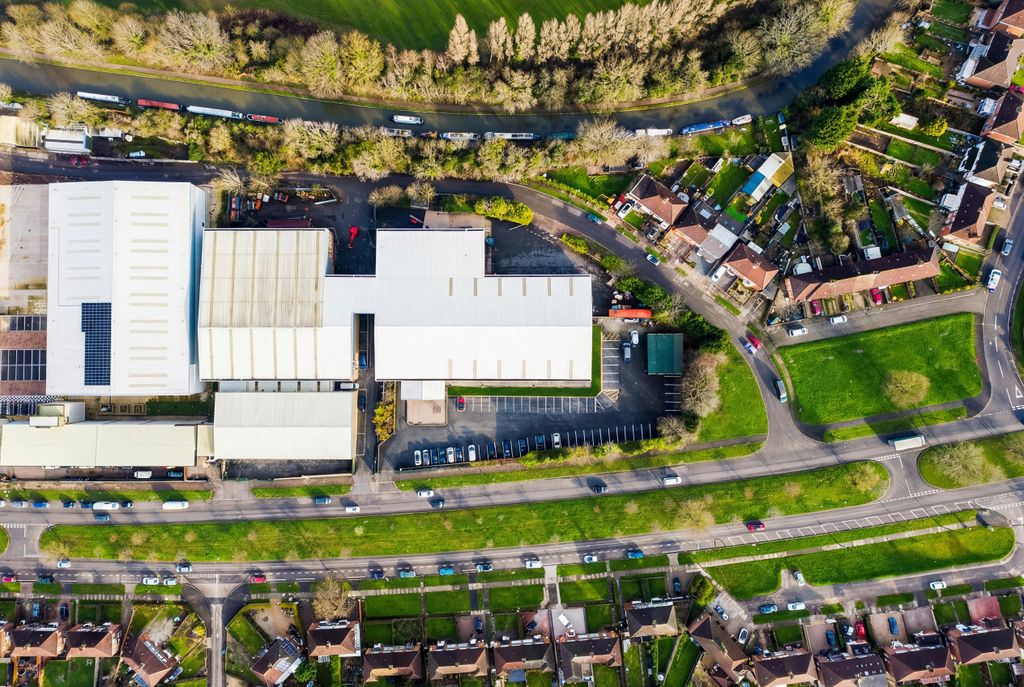 Property photo 3 of 12 100002.Jpg