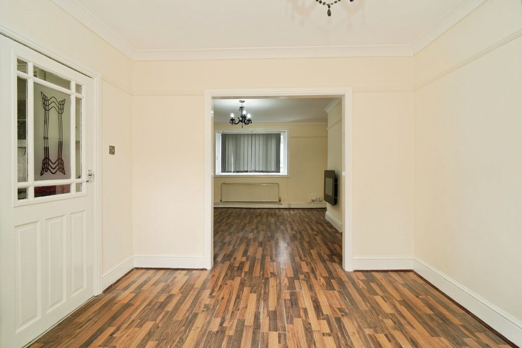 Property photo 3 of 15 Dining Room