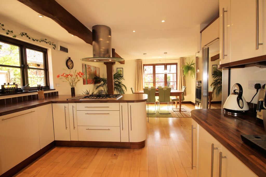 Property photo 3 of 31 Img_3179
