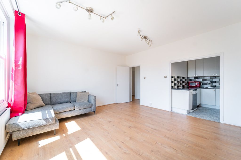 Property photo 2 of 12 Mba04147