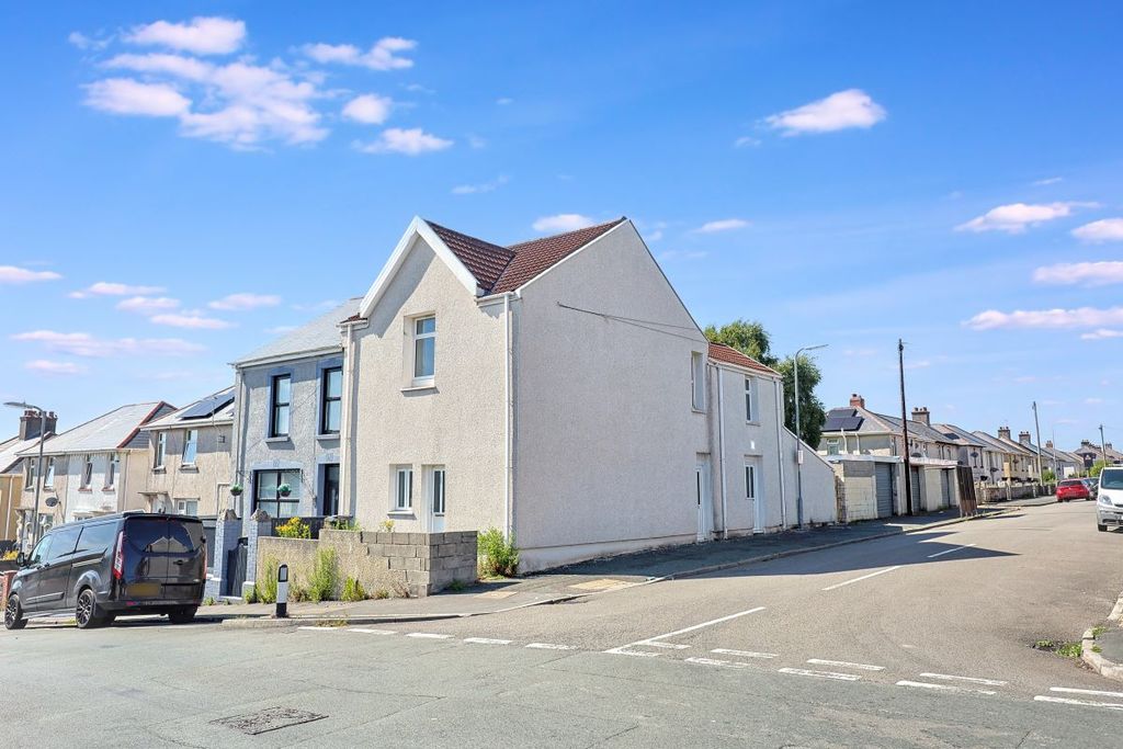 3 bed flat for saleFlats 1-3, 65 Brynhyfryd Road, Briton Ferry, Neath, West Glamorgan SA11