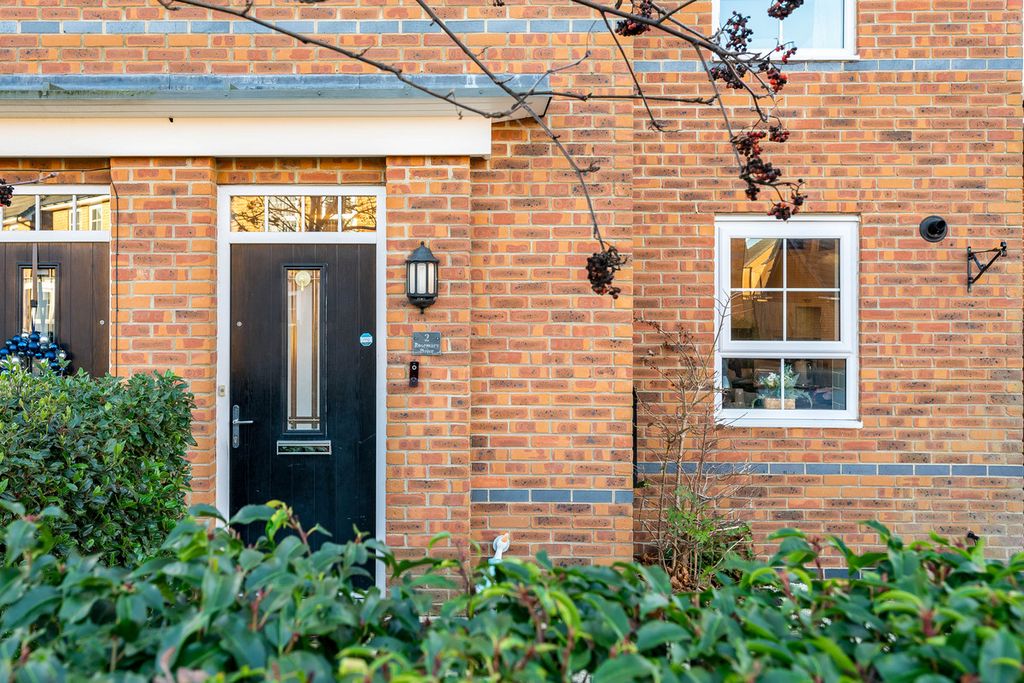 Property photo 2 of 9