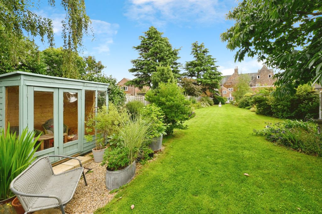 Property photo 2 of 19