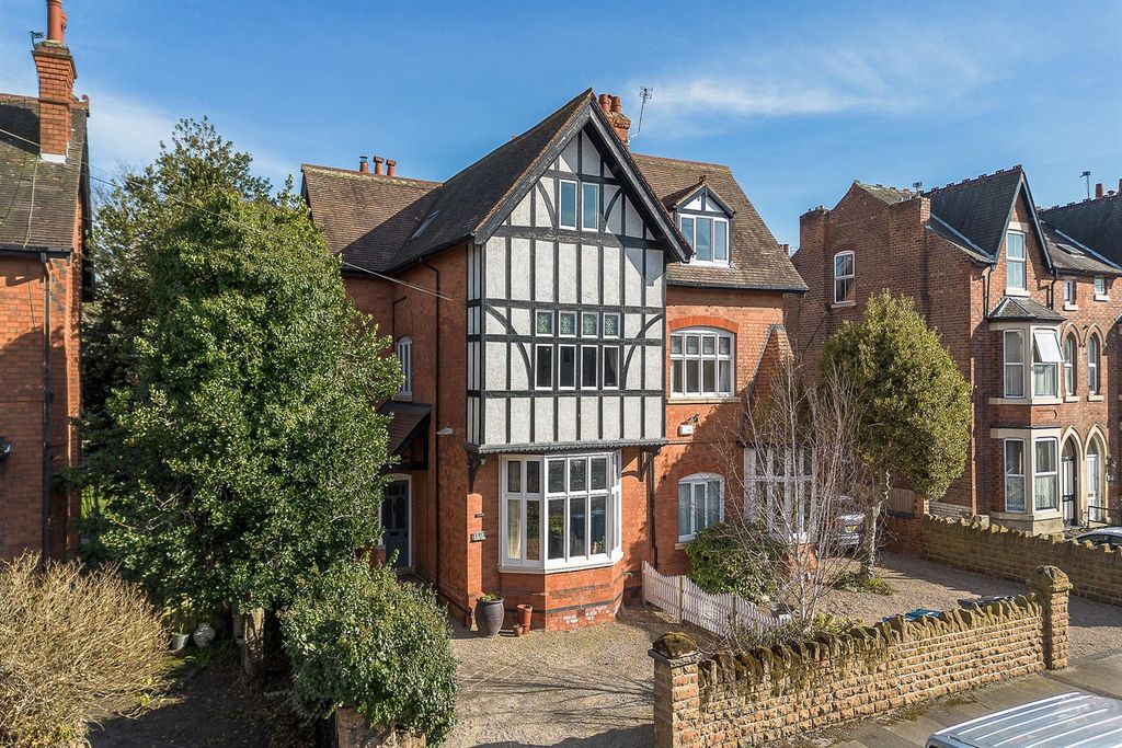 Property photo 1 of 42 (Main)