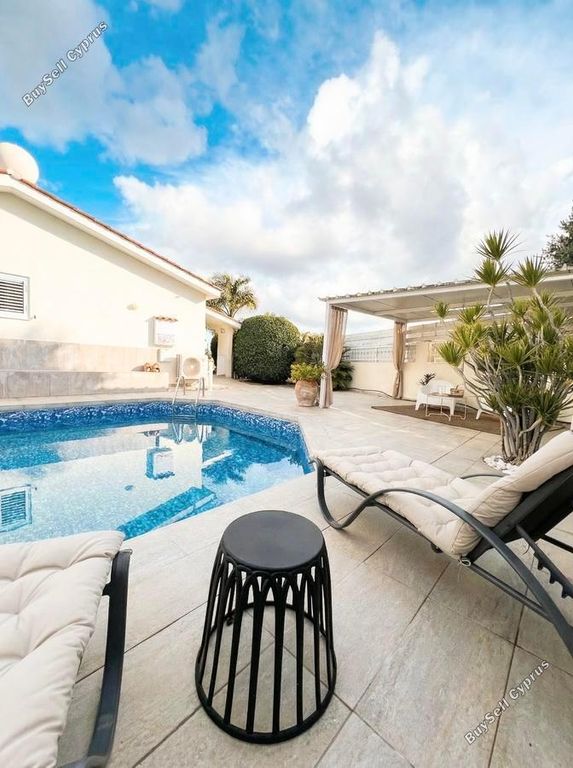 Property photo 2 of 29