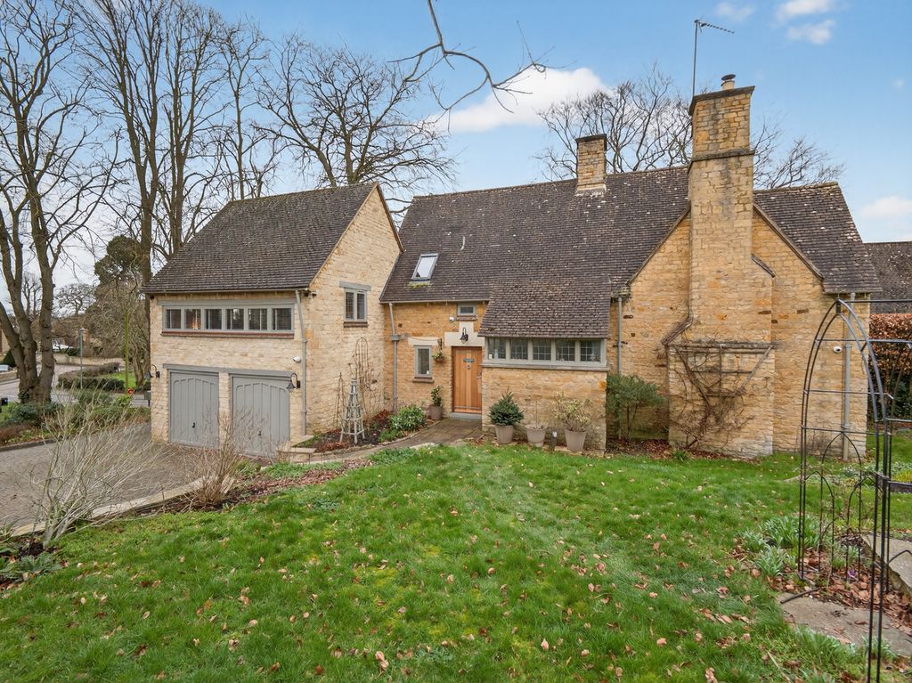 Property photo 1 of 33