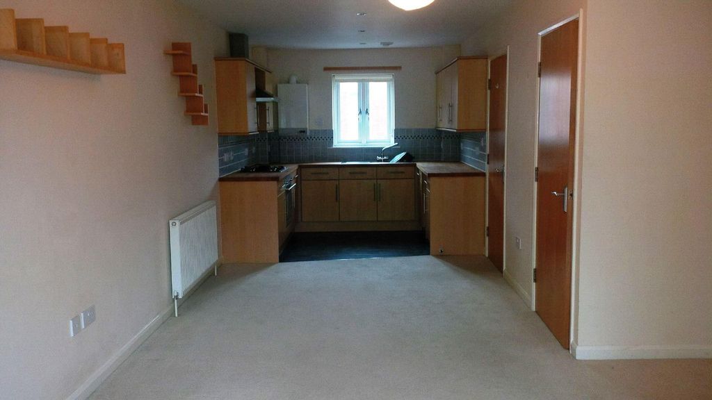 Property photo 3 of 9 Kitchen/Lounge