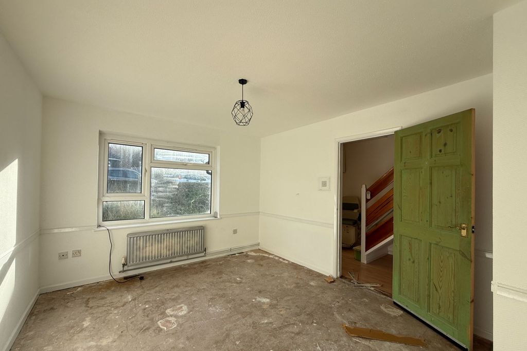 Property photo 2 of 19 15 Osborne Road, East Cowes, Isle Of Wight, Po32 6Ry