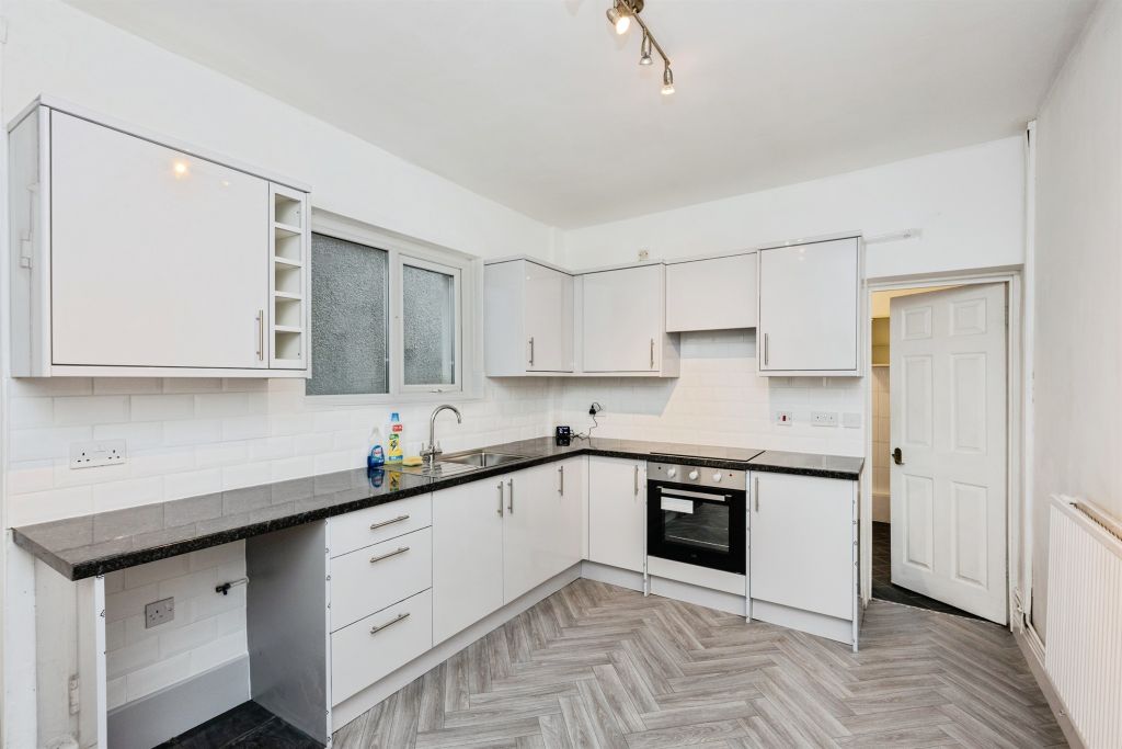 Property photo 3 of 21