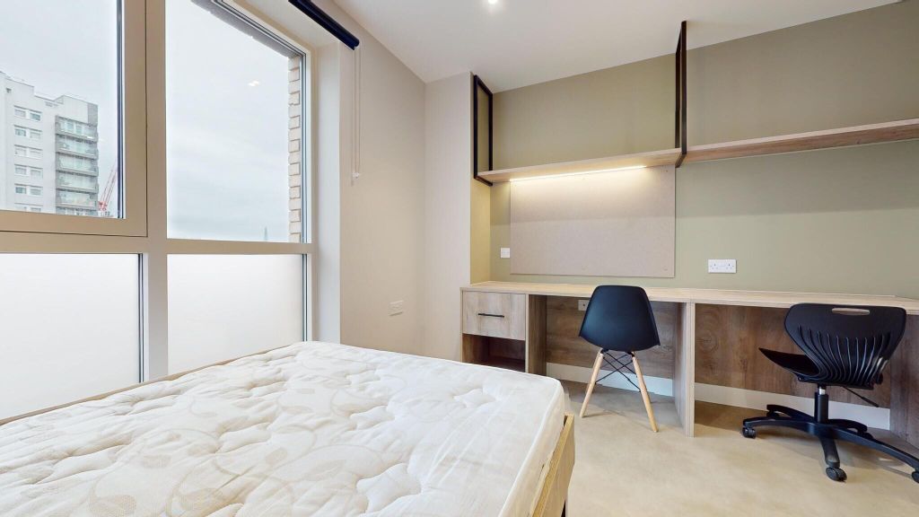 Property photo 1 of 20 Bedroom