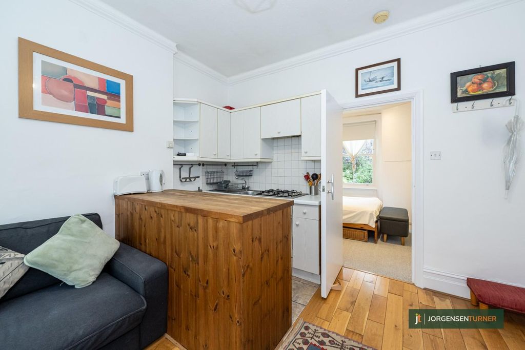 Property photo 2 of 11 Hopgood Street 6 Rgf-003 Lr - Jt.Jpg