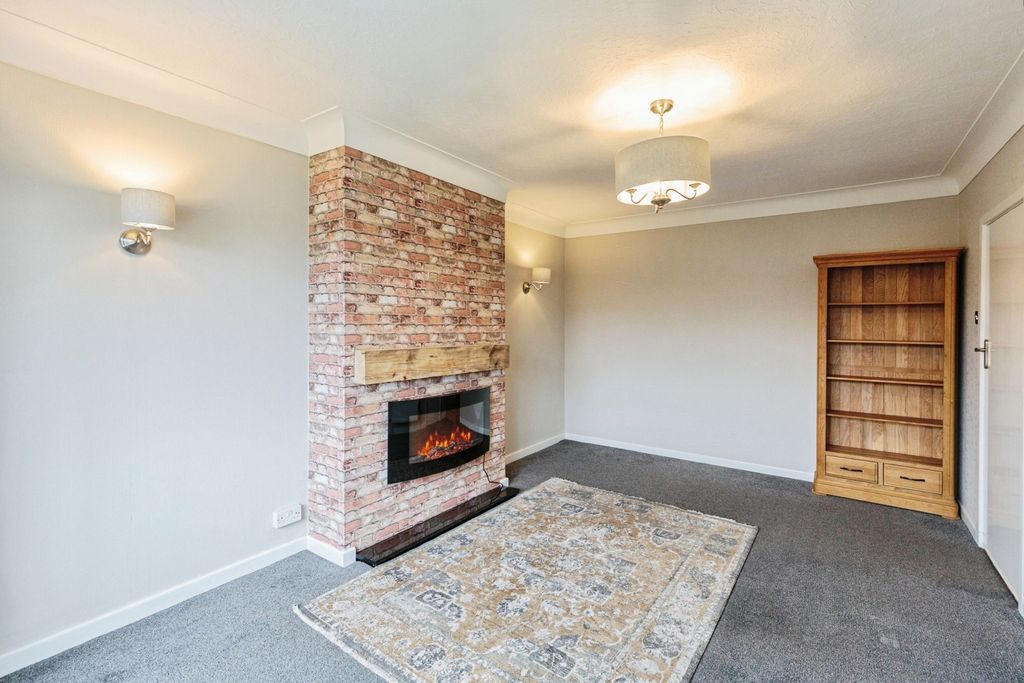 Property photo 3 of 16 Photo