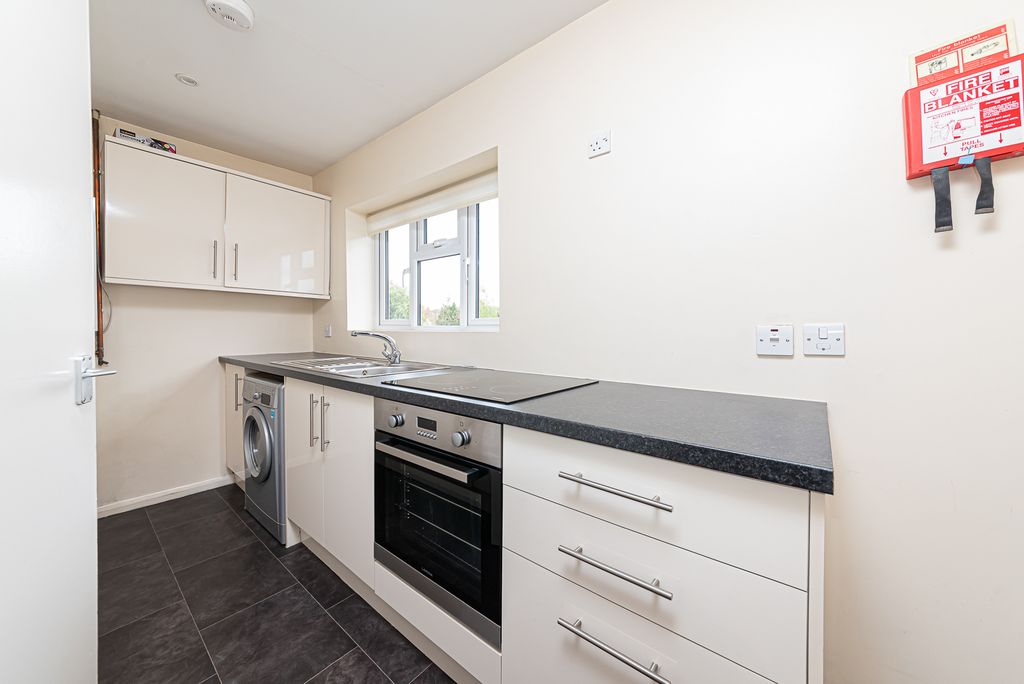 Property photo 2 of 11 6