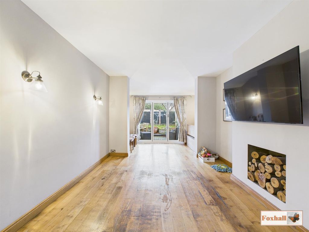 Property photo 3 of 24 Dining Room