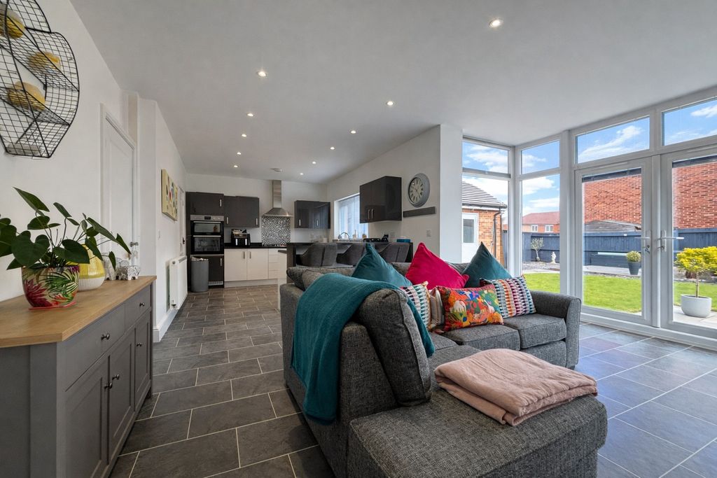 Property photo 2 of 29 5082963