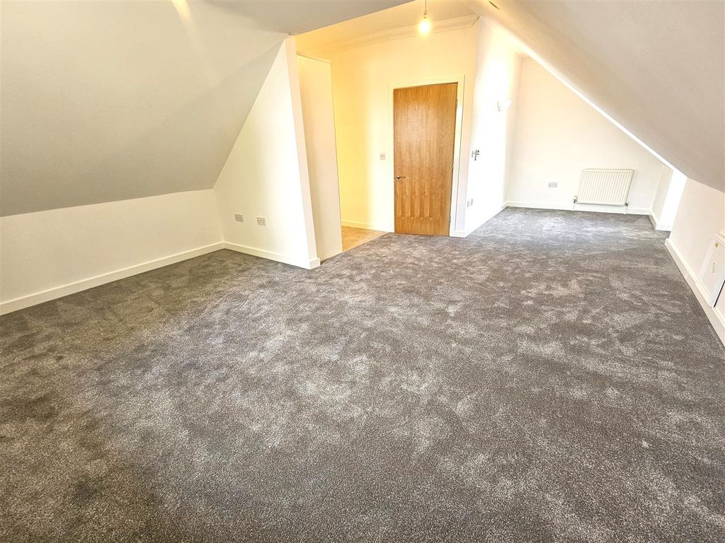 Property photo 3 of 14 Living Area.Jpg