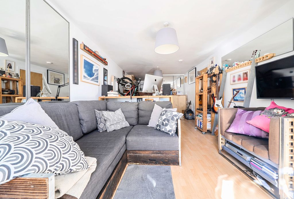 Property photo 1 of 16 1467573-13-6A19B9...