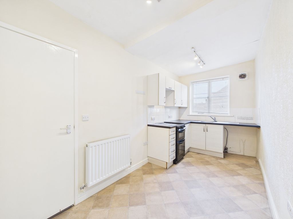 Property photo 3 of 11 Cam01740G0-Pr0590-Still001