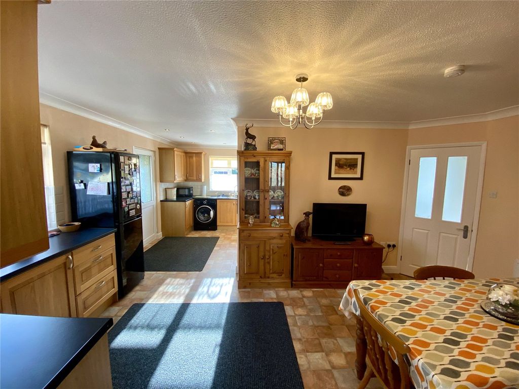 Property photo 3 of 19 Picture No. 11