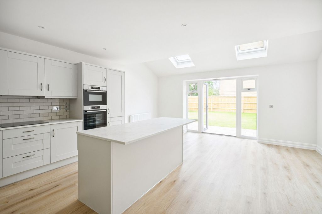 Property photo 2 of 29