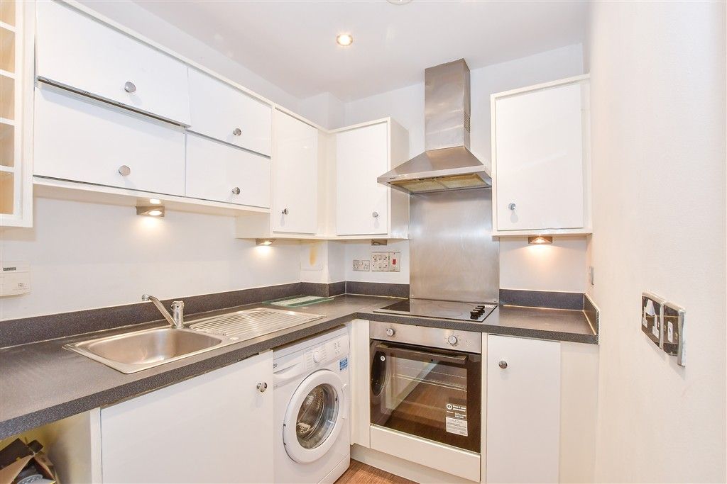 Property photo 3 of 8 Kitchen