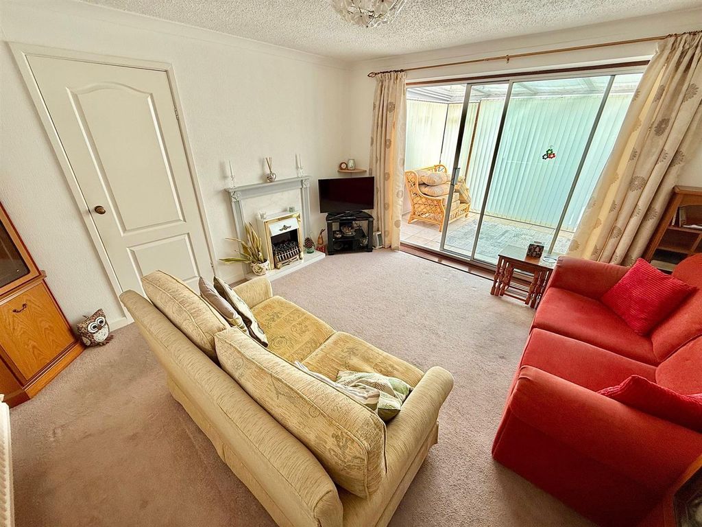 Property photo 2 of 17 Living Room