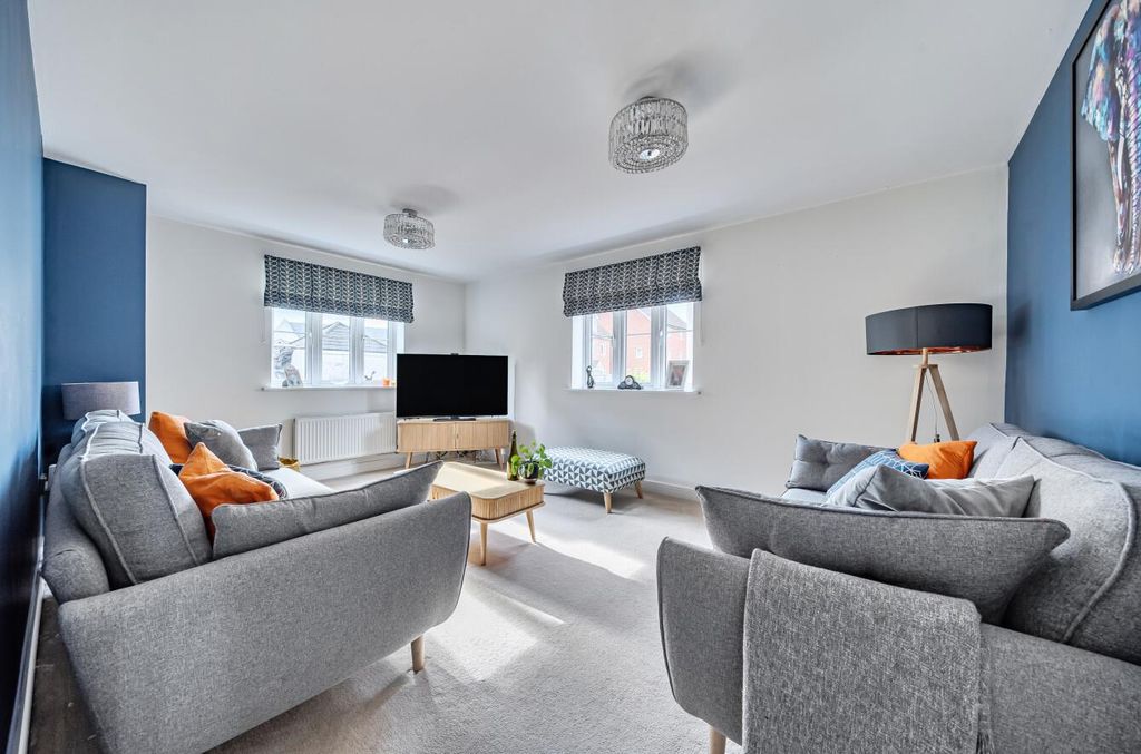 Property photo 2 of 18 1345381-13-68B01De372Ff6.Jpg