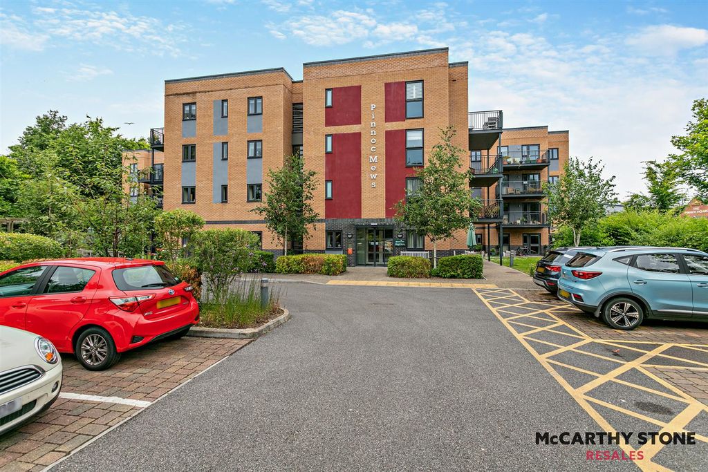 Property photo 1 of 21 Pinnoc Mews
