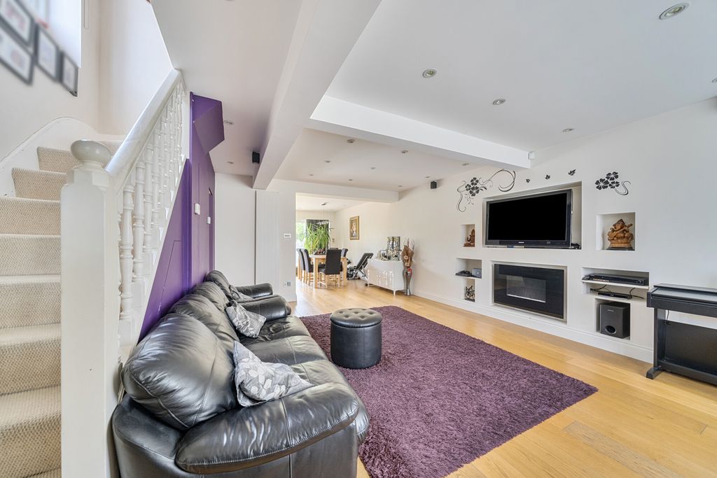 Property photo 3 of 23 1346644-9-68c95A0...