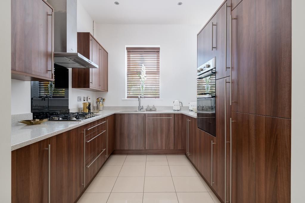 Property photo 2 of 28 Kitchen