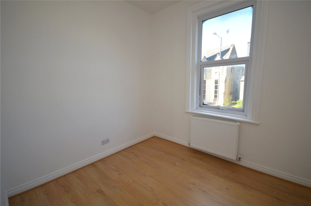 Property photo 3 of 5 Picture No. 11