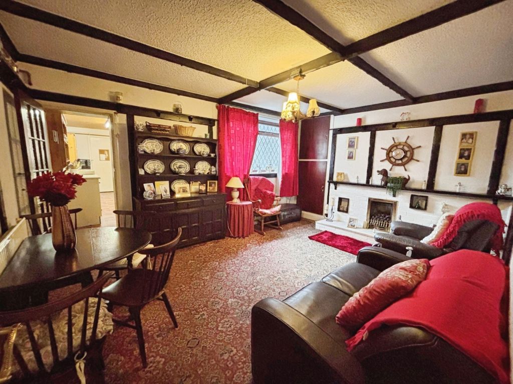 Property photo 3 of 17 Pbox-Img.Jpeg