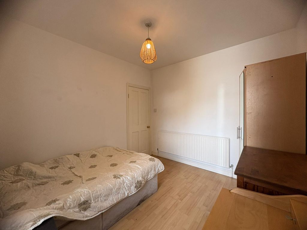 Property photo 3 of 25