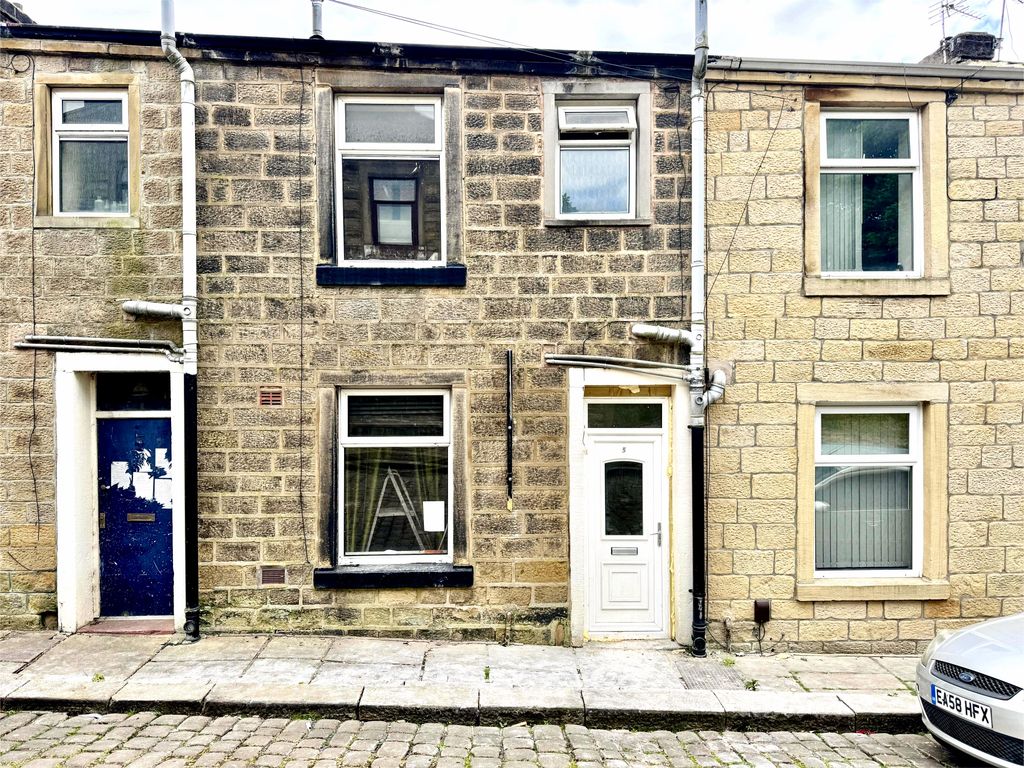 Property photo 1 of 2