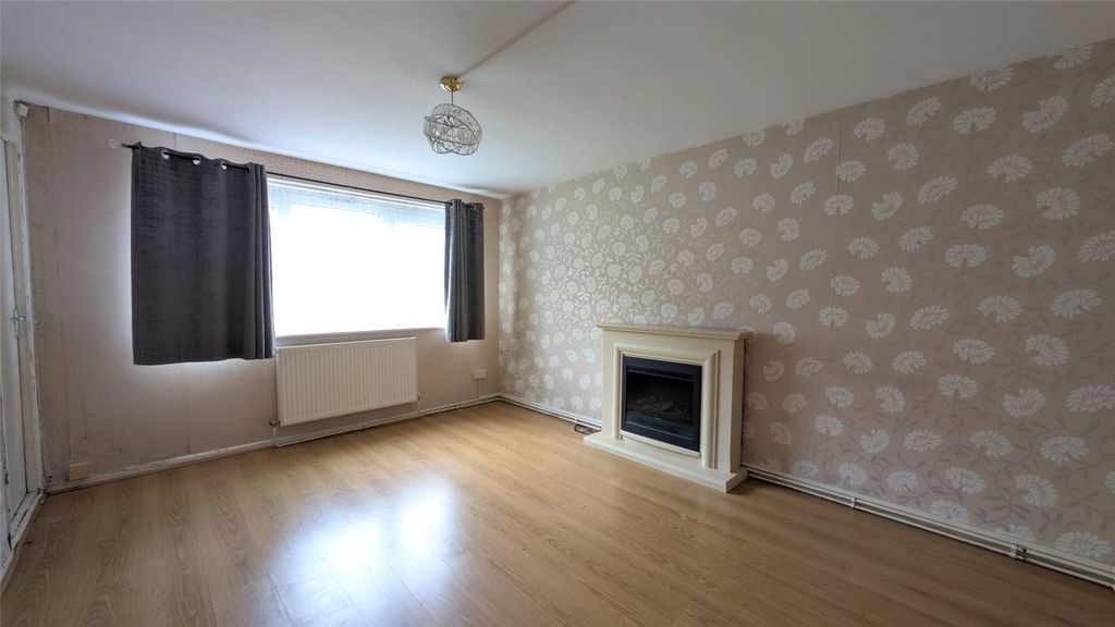 Property photo 1 of 20 Picture No. 12