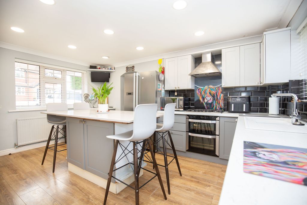 Property photo 3 of 25 Mw-9116