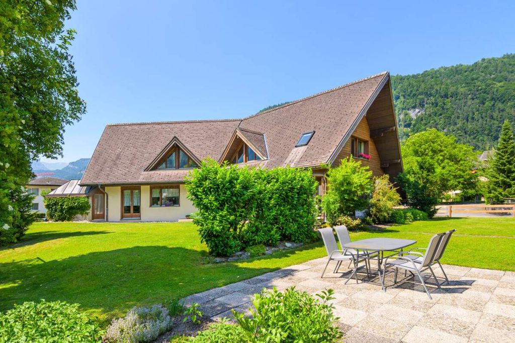 Property photo 2 of 13