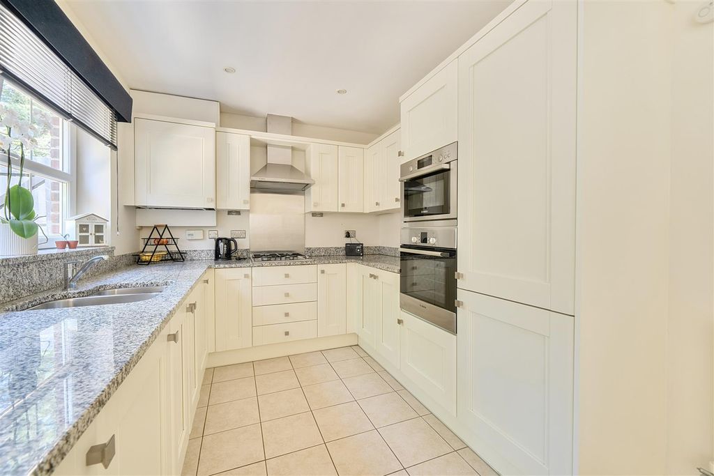 Property photo 3 of 14 1451462-13-69F1E87cd1dcc.Jpg